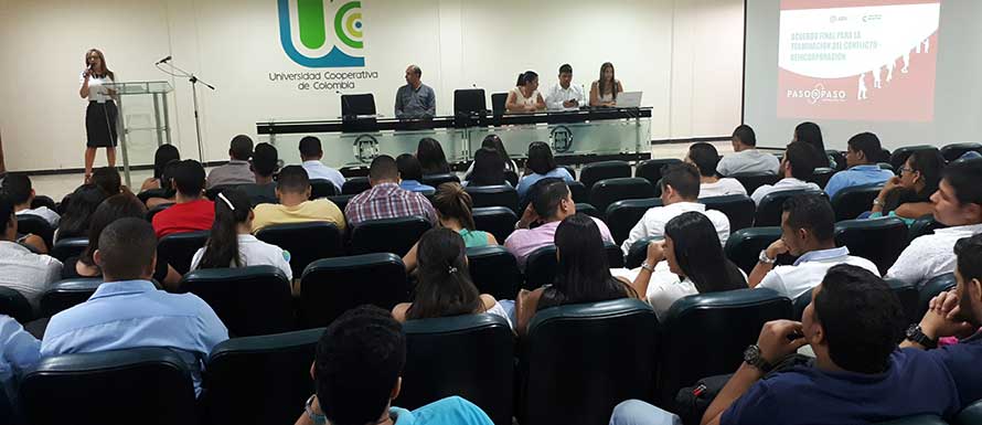 Estudiantes de derecho conocen avances de la reincorporación
